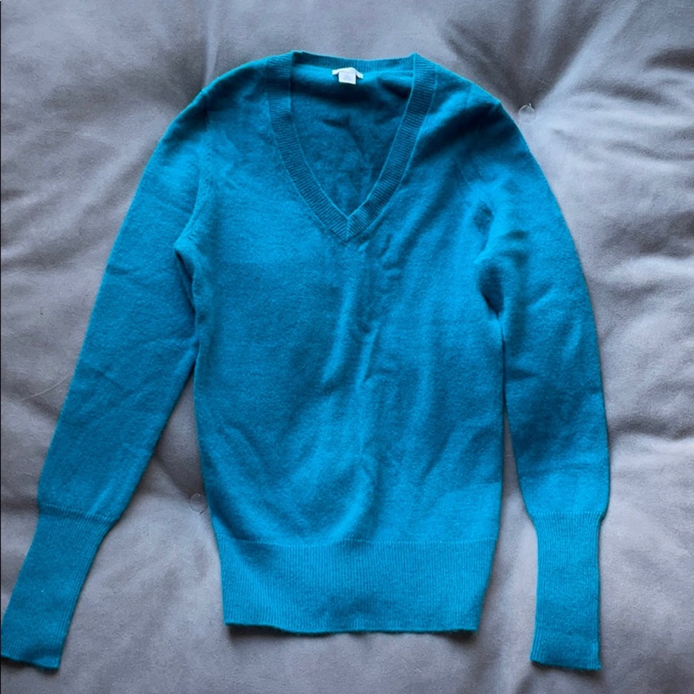 Halogen Women’s V-Neck Cashmere Sweater